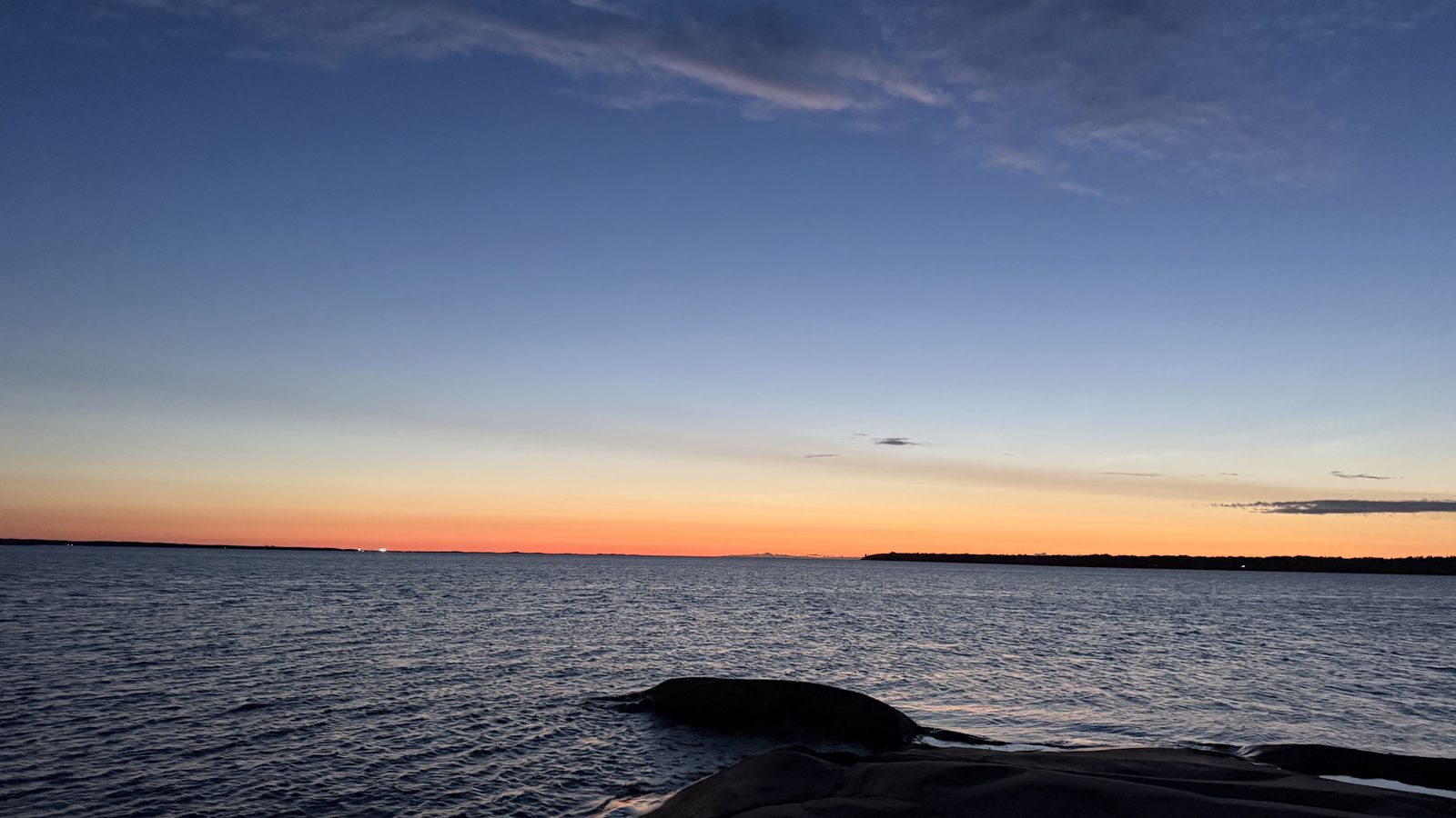 Solnedgång över havet utanför Öregrund